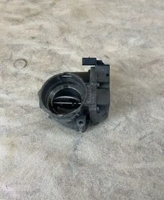 Volkswagen PASSAT B6 Throttle valve 03G128063J 3101081550 A2C53099815
