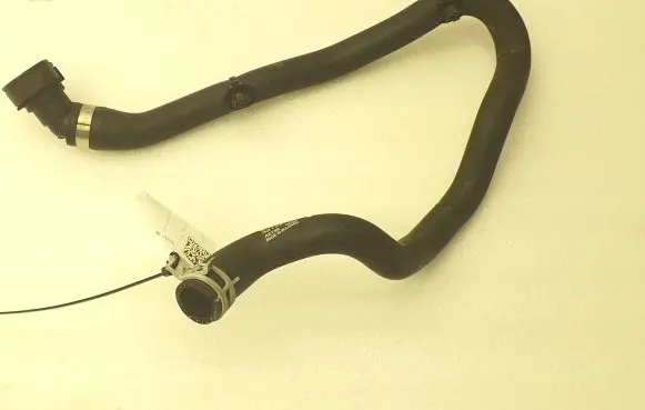 Volvo XC40 Engine coolant pipe/hose 32138746