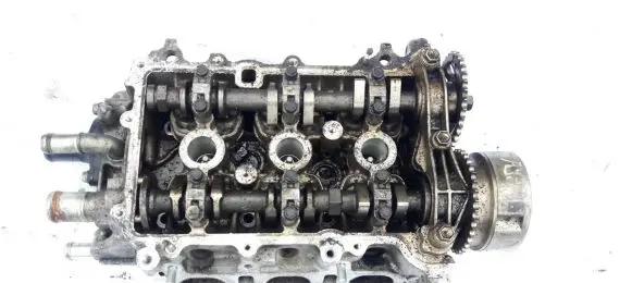 Toyota Aygo AB10 Engine head 