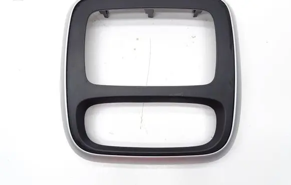 Opel Vivaro Panel trim 682604581R