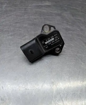 Audi A4 S4 B7 8E 8H Air pressure sensor 038906051D 0261230073