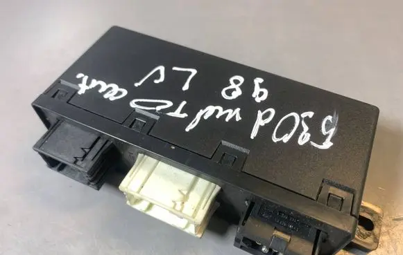 BMW 5 E39 Door control unit/module 6904251 61356904251 110187
