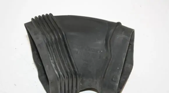 Audi A6 S6 C6 4F Air intake duct part 4F0129739B