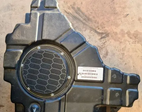 Jeep Grand Cherokee Subwoofer speaker 05064610ACA 05064610A