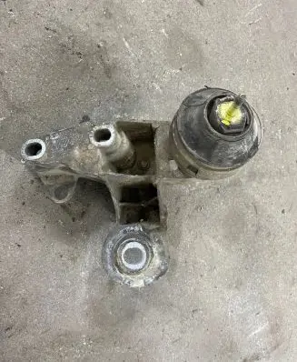 Audi A6 S6 C5 4B Engine mounting bracket 8E0199351F