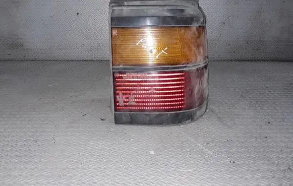 Volkswagen PASSAT B3 Rear/tail lights 333945112