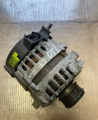 Hyundai i40 Generator/alternator 373002A800