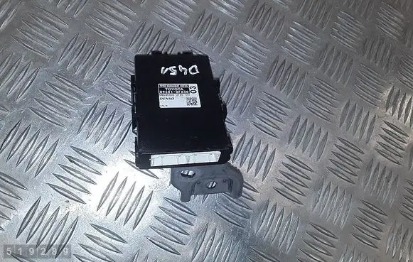 Toyota Avensis T270 Engine control unit/module 896810f030