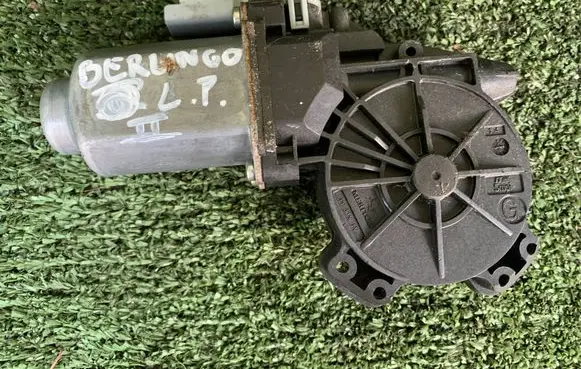 Peugeot Partner Front door window regulator with motor 402105B
