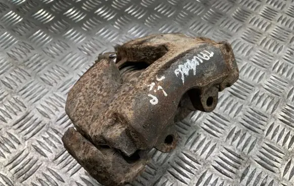 Volkswagen Touareg I Front brake caliper