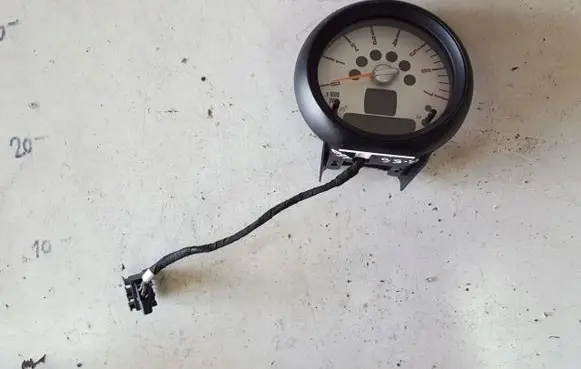 Mini One - Cooper Coupe R56 Tachometer 9243872