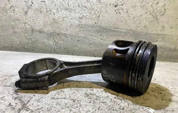 Audi A4 S4 B6 8E 8H Piston with connecting rod