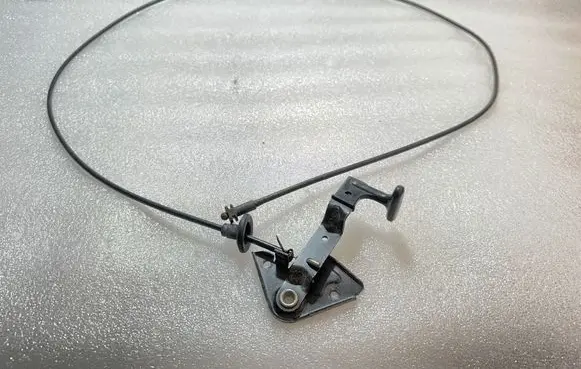Engine bonnet/hood lock release cable