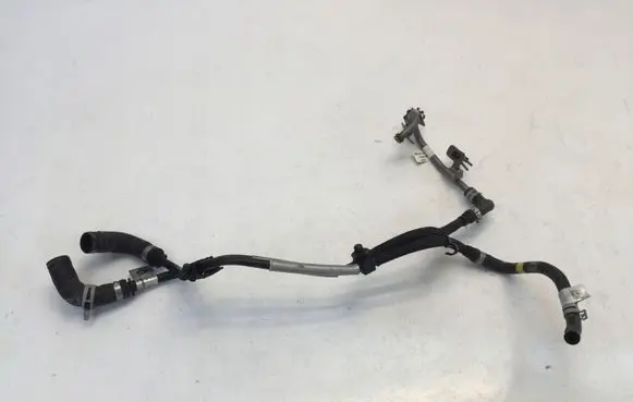 Coolant pipe/hose