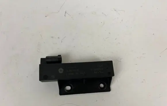 Dodge Durango III Aerial antenna amplifier 68068148AA