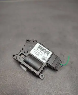 Opel Vivaro Air flap motor/actuator T1020397J