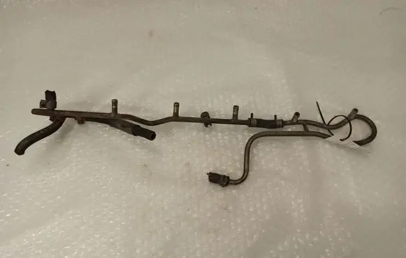 Mercedes-Benz S W116 Fuel injector supply line/pipe 