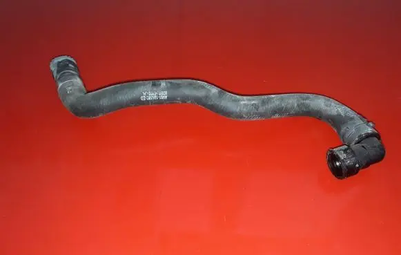 Ford Focus Engine coolant pipe/hose AV6118K582ED