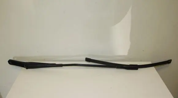 Audi A4 S4 B9 Front wiper blade arm 8W1955408