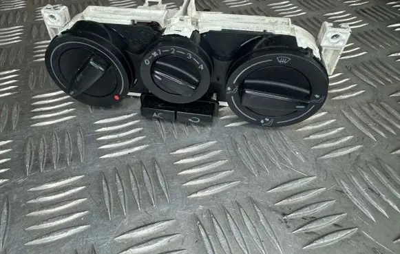 Volkswagen Golf IV Climate control unit 1J0820045F 657837L09