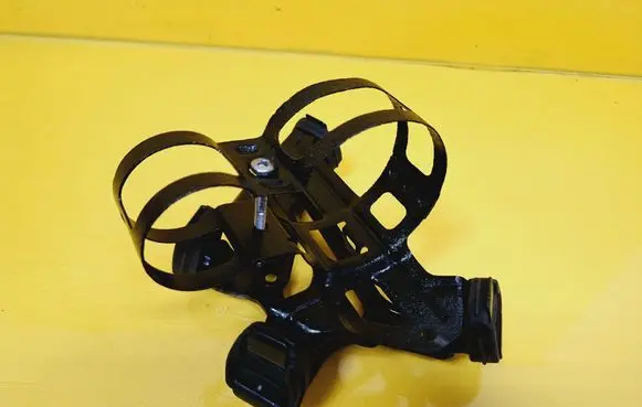 Mercedes-Benz E W210 Fuel pump bracket A2104780340