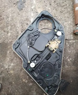 Jeep Grand Cherokee Rear door window regulator with motor