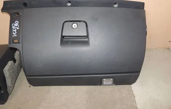Volvo V50 Glove box 8626141 3865 33532M