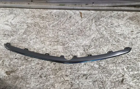 Opel Cascada Front bumper upper radiator grill