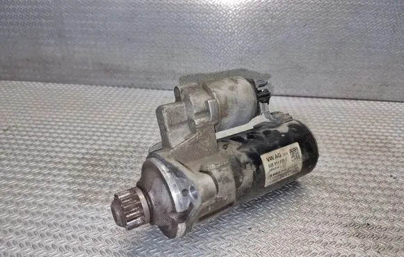 Volkswagen Caddy Starter motor 02E911024C