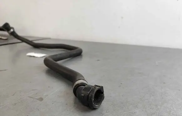 Engine coolant pipe/hose