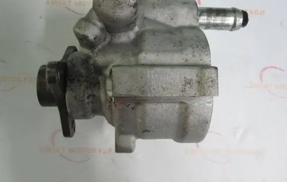 Opel Vivaro Power steering pump 619720371