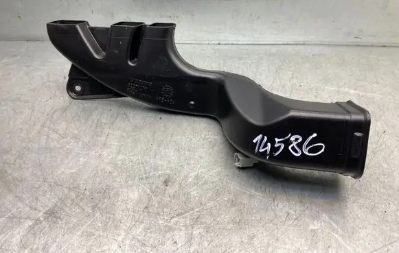 Volvo XC90 Turbo air intake inlet pipe/hose 32277070