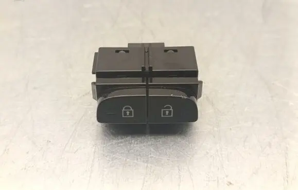 Polestar 2 Central locking switch button 32256749