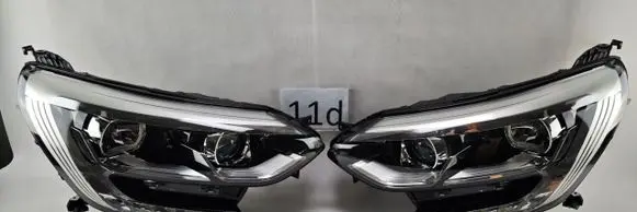 Renault Megane IV Headlights/headlamps set 