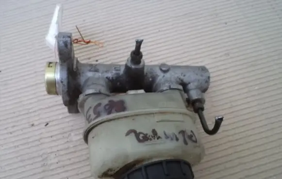 Nissan Almera Master brake cylinder