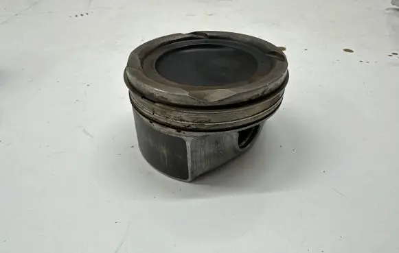Piston