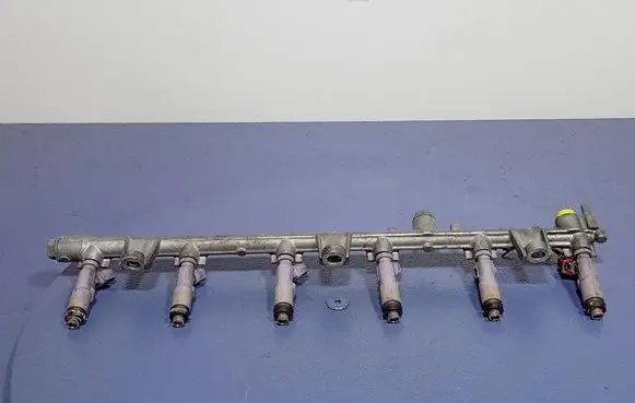 Lexus IS 200-300 Fuel main line pipe