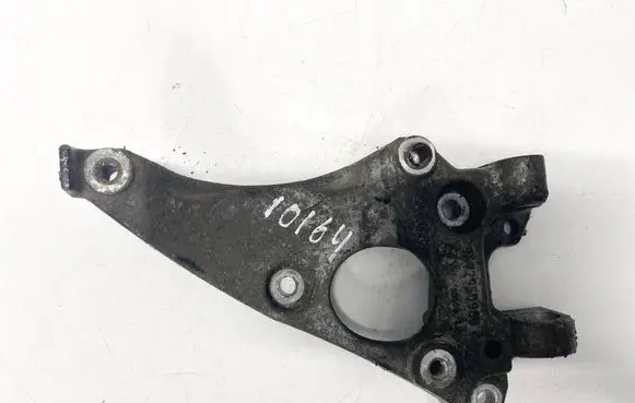 Engine mounting bracket