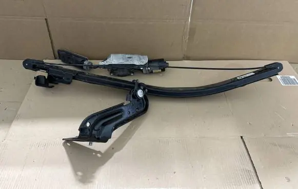 Chrysler Pacifica Sliding door motor assembly 68186017AFA 68225094AE 5926737AA