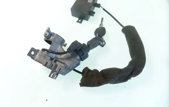 Volkswagen PASSAT B4 Ignition lock 357905851D 357905851