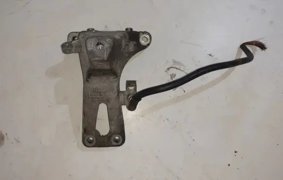 Audi A5 8T 8F Engine mounting bracket 8K0199308AQ