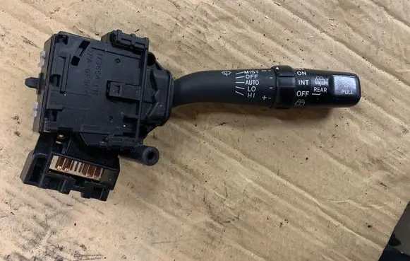 Toyota Avensis T250 Wiper control stalk 173821 84652 05170