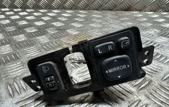 Mitsubishi L200 Wing mirror switch 183575