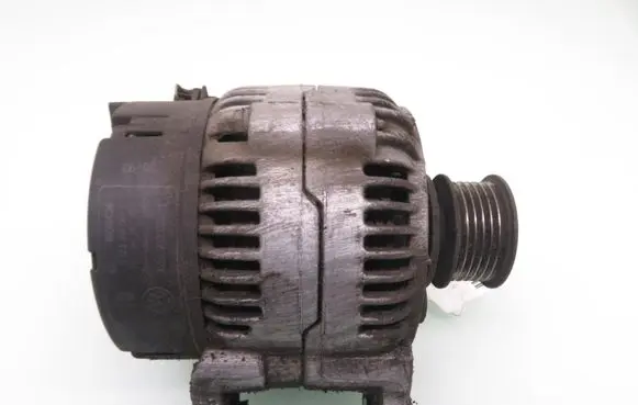 Volkswagen Golf III Generator/alternator 028903025H 0123310001