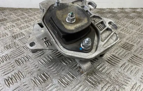 Renault Arkana Gearbox mounting bracket