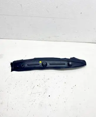 Audi TT TTS RS Mk3 8S Fender end trim 8S0821111