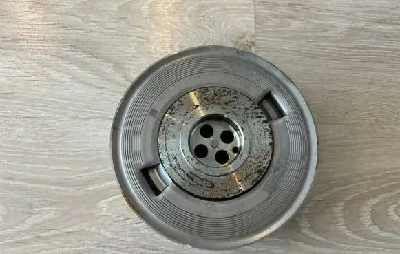 BMW 1 F20 F21 Crankshaft pulley 8648396