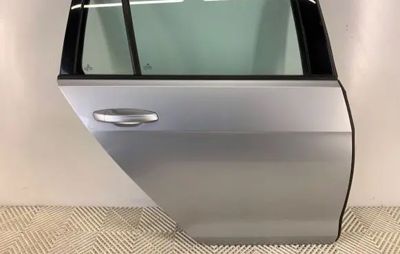 Volkswagen Golf VII Rear door 