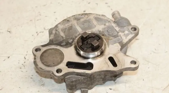 Audi A4 S4 B8 8K Vacuum pump 03L145100F