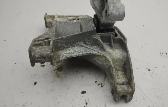 Citroen C4 II Picasso Engine mount bracket